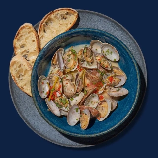 Вонголе в соусе из белого вина