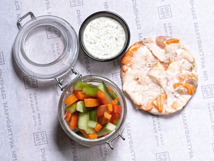 Рыбная котлетка с овощами микс 240гр