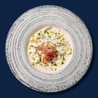 Клэм чаудер с беконом