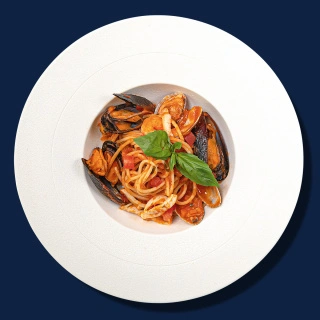 Паста маринара с мидиями, вонголе и морепродуктами