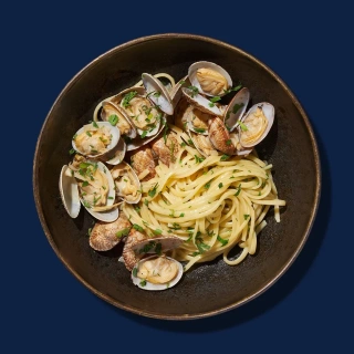 Спагетти с вонголе в соусе из белого вина 360 гр.