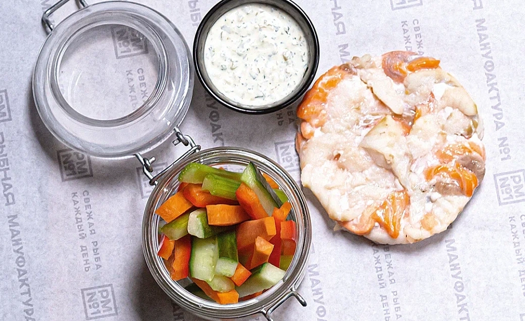 Рыбная котлетка с овощами микс 240гр