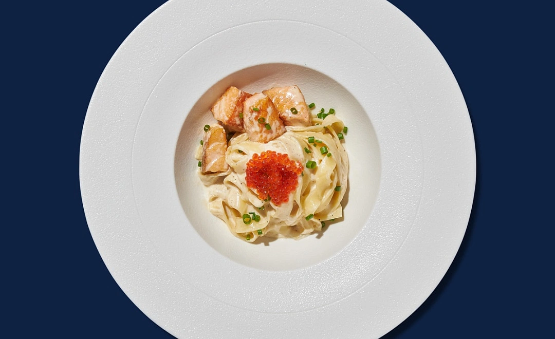 Феттучини с лососем и сливочным соусом