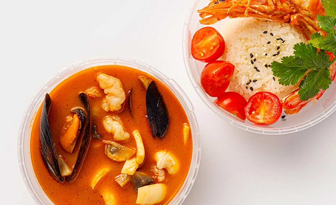 Том ям с креветкой, морепродуктами  и рисом