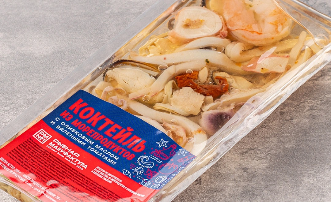 Коктейль из морепродуктов отварных с оливковым маслом и вялеными томатами "Рыбная мануфактура №1", пл. лоток, 200гр