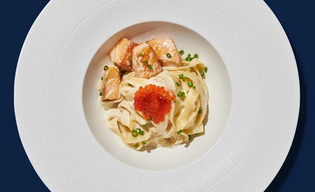 Феттучини с лососем и сливочным соусом