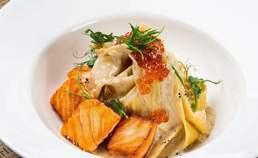 Феттучини с лососем и сливочным соусом