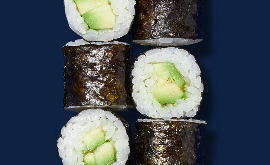 Роллы с авокадо фирменные