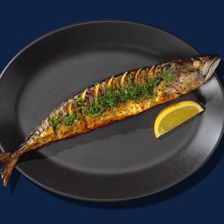 Целая скумбрия гриль